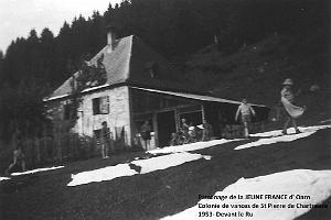 COLO JEUNE FRANCE 1953 devant le Ru 1